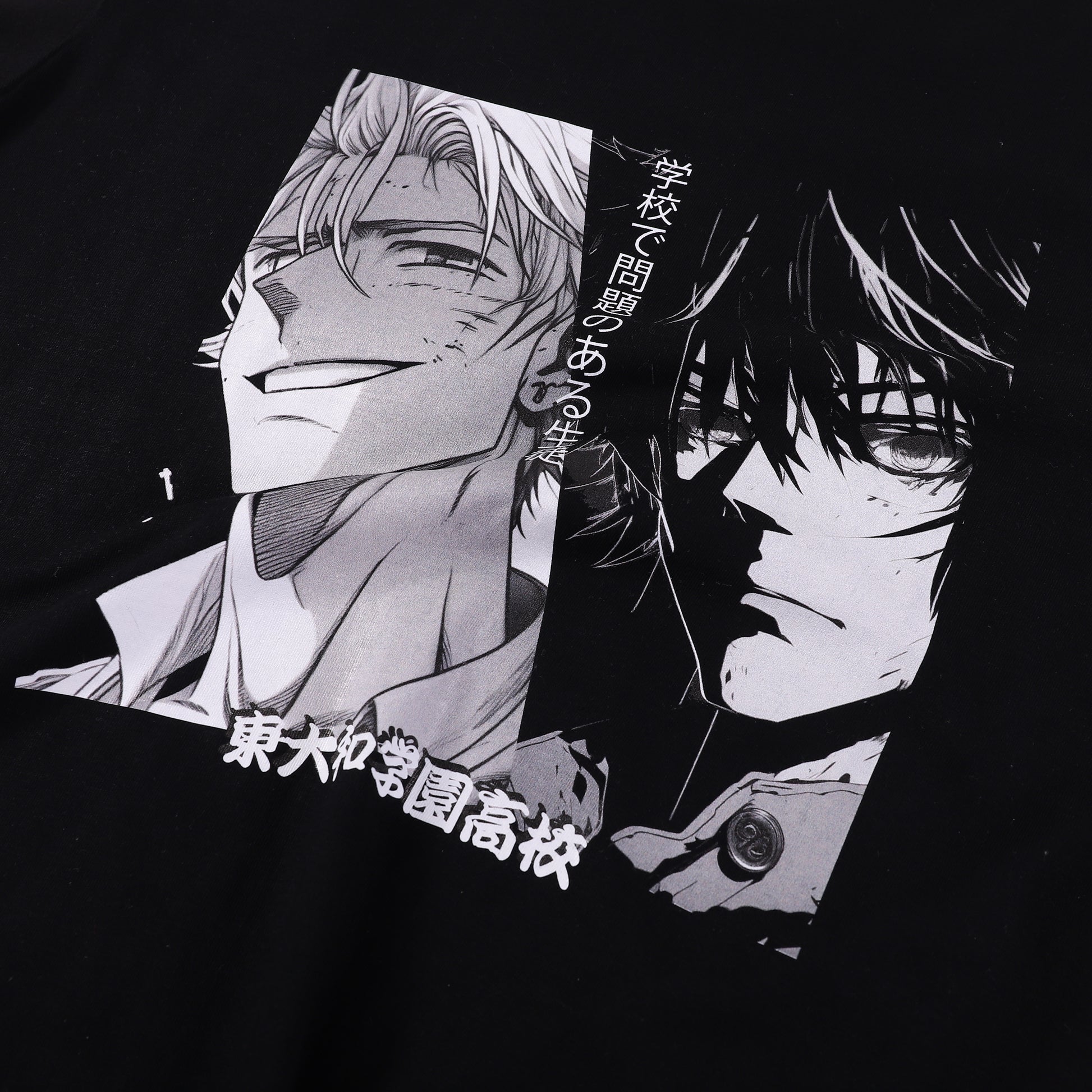 Camiseta estilo manga japonés con chicos japoneses, detalle ilustración